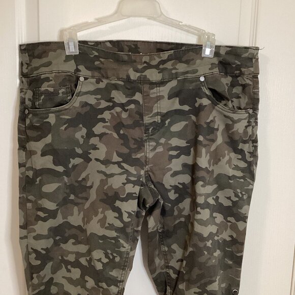 Frankie & Stella Women's Capri Camo Print Pants Lace-up Legs Pockets Army Colors - Picture 2 of 8